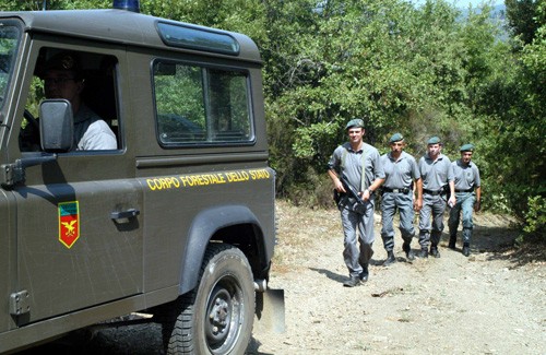 RIFIUTI MAXI SEQUESTRO DEL CORPO FORESTALE VICINO AD AREZZO