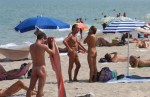 nudisti_in_spiaggia.jpg